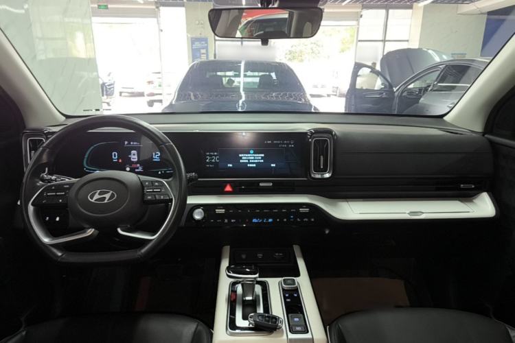 Used Hyundai ix35 2023 Musso 2.0L Prestige LUX Edition Center Console
