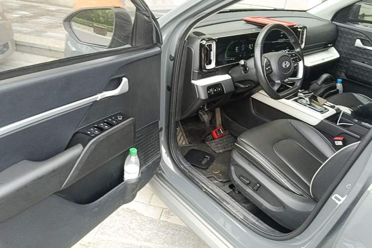 Used Hyundai ix35 2023 Musso 2.0L Prestige LUX Edition Driver Seat