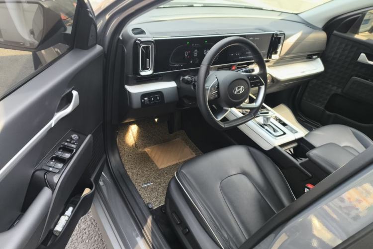 Used Hyundai ix35 2023 Musso 2.0L Prestige LUX Edition Driver Seat