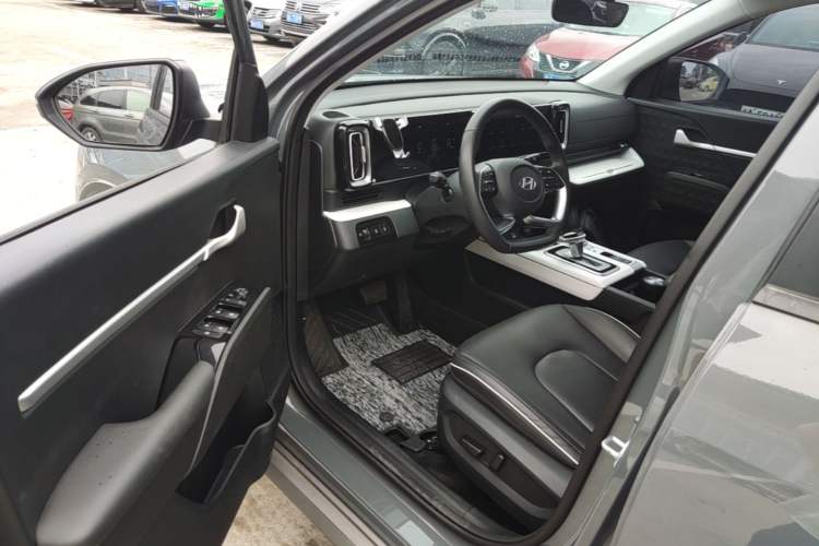 Used Hyundai ix35 2023 Musso 2.0L Deluxe Edition DLX Driver Seat