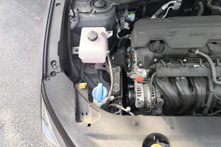 Used Hyundai ix35 2023 Musso 2.0L Prestige LUX Edition Engine Bay Right
