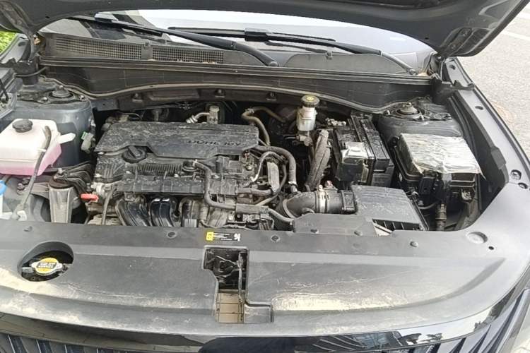 Used Hyundai ix35 2023 Musso 2.0L Prestige LUX Edition Engine Bay
