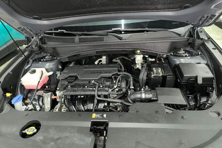 Used Hyundai ix35 2023 Musso 2.0L Prestige LUX Edition Engine Bay
