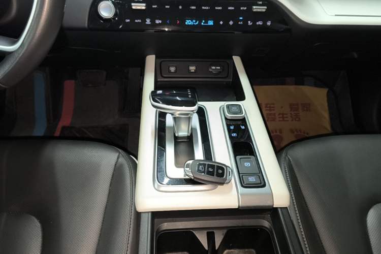 Used Hyundai ix35 2023 Musso 2.0L Prestige LUX Edition Gear Lever