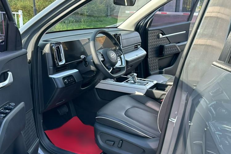 Used Hyundai ix35 2023 Musso 2.0L Prestige LUX Edition Interior 2