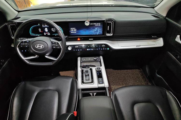 Used Hyundai ix35 2023 Musso 2.0L Deluxe Edition DLX Interior 3