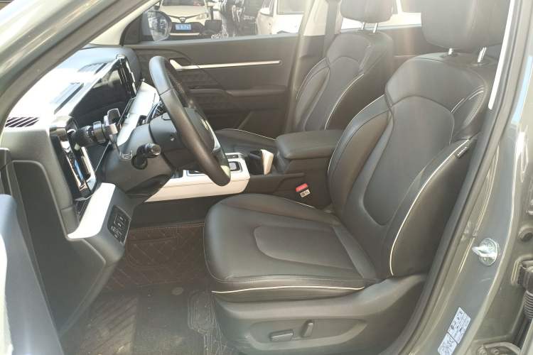 Used Hyundai ix35 2023 Musso 2.0L Prestige LUX Edition Left Front Seat