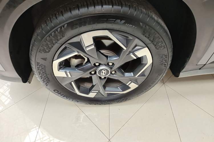 Used Hyundai ix35 2023 Musso 2.0L Deluxe Edition DLX Left Front Wheel Hub
