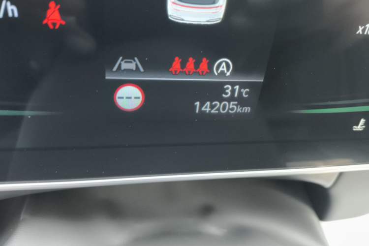 Used Hyundai ix35 2023 Musso 2.0L Prestige LUX Edition Odometer Close Up
