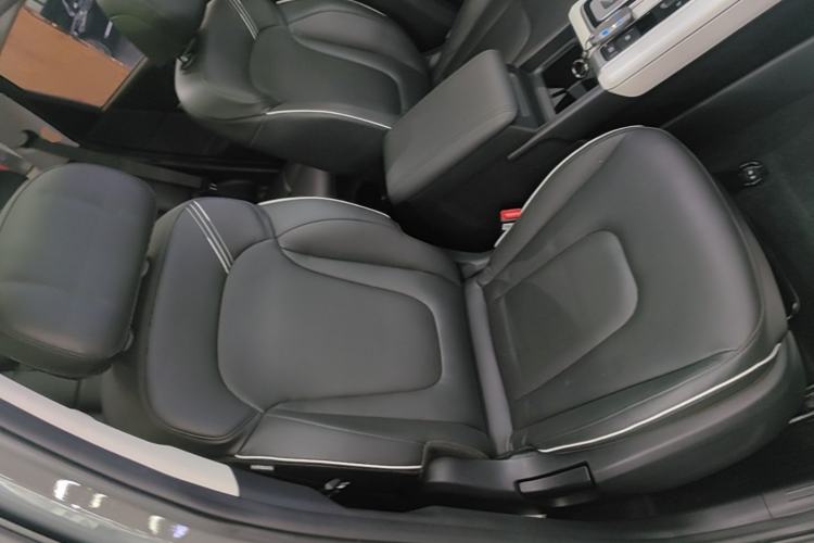 Used Hyundai ix35 2023 Musso 2.0L Prestige LUX Edition Right Front Seat