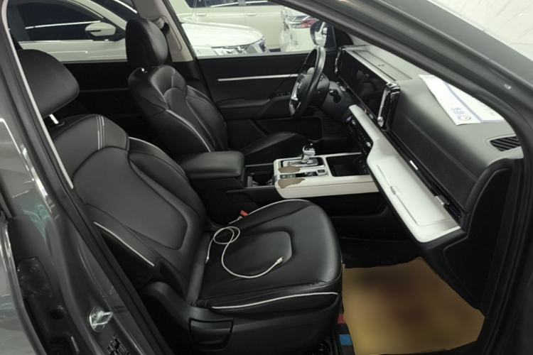 Used Hyundai ix35 2023 Musso 2.0L Prestige LUX Edition Right Front Seat