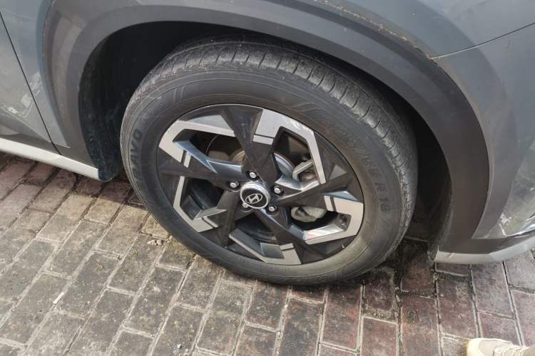 Used Hyundai ix35 2023 Musso 2.0L Deluxe Edition DLX Right Front Wheel Hub