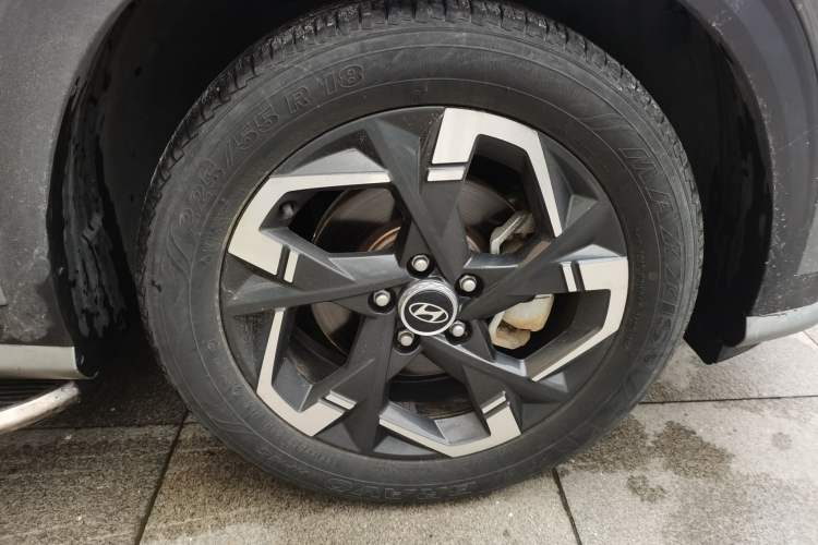 Used Hyundai ix35 2023 Musso 2.0L Flagship Edition TOP Right Front Wheel Hub