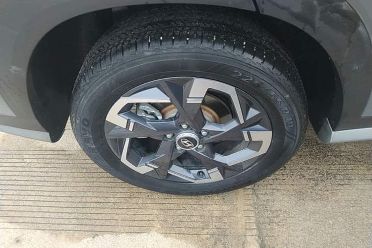 Used Hyundai ix35 2023 Musso 2.0L Deluxe Edition DLX Right Rear Wheel Hub