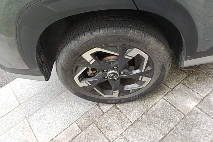 Used Hyundai ix35 2023 Musso 2.0L Prestige LUX Edition Right Rear Wheel Hub
