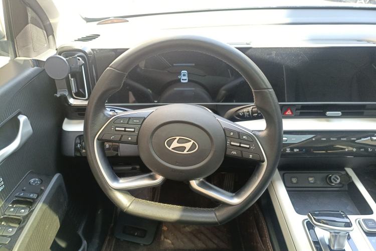 Used Hyundai ix35 2023 Musso 2.0L Prestige LUX Edition Steering Wheel