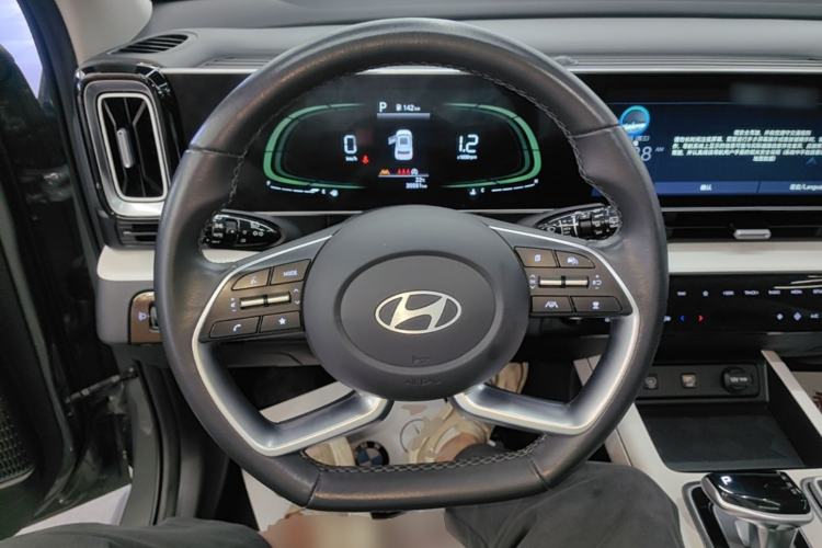 Used Hyundai ix35 2023 Musso 2.0L Prestige LUX Edition Steering Wheel