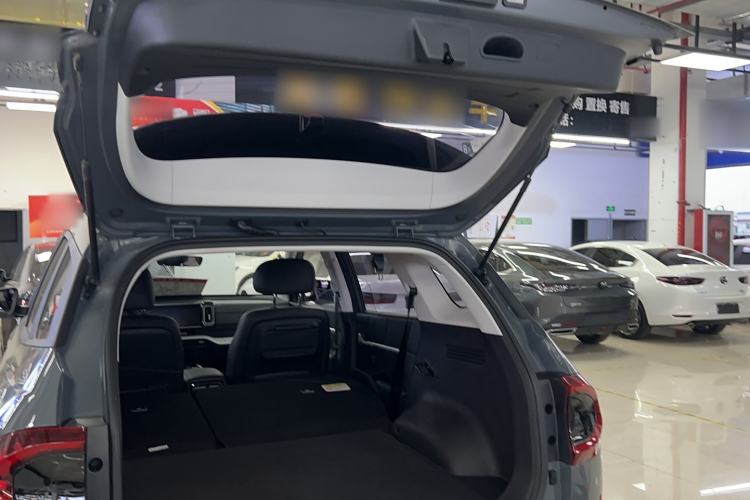Used Hyundai ix35 2023 Musso 2.0L Prestige LUX Edition Trunk