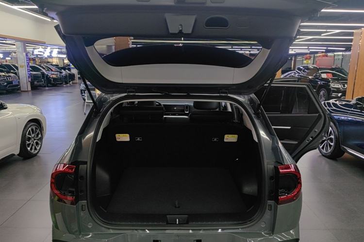 Used Hyundai ix35 2023 Musso 2.0L Prestige LUX Edition Trunk