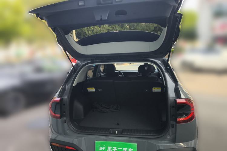 Used Hyundai ix35 2023 Musso 2.0L Prestige LUX Edition Trunk