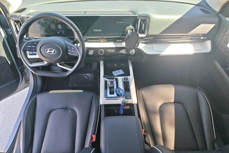 Used Hyundai ix35 2023 Musso 2.0L Deluxe Edition DLX Center Console
