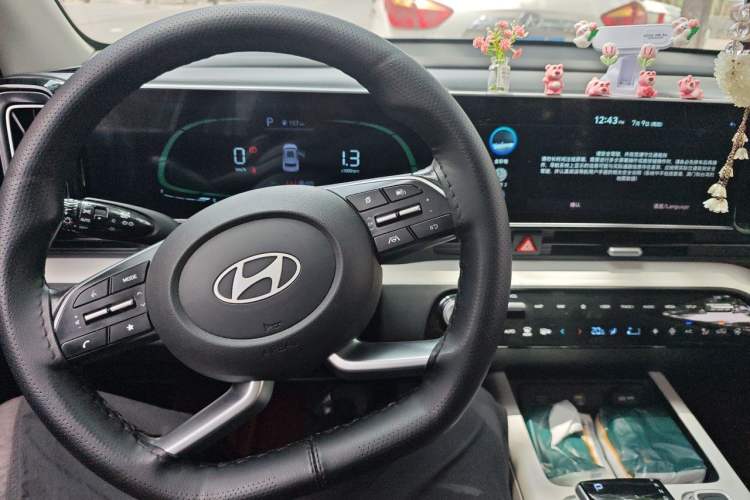 Used Hyundai ix35 2023 Musso 2.0L Deluxe Edition DLX Audio And AC Panel