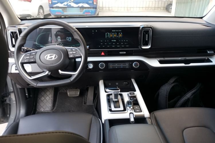Used Hyundai ix35 2023 Musso 2.0L Deluxe Edition DLX Center Console
