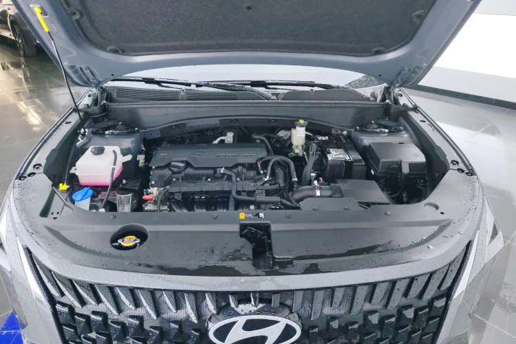 Used Hyundai ix35 2023 Musso 2.0L Deluxe Edition DLX Engine Bay