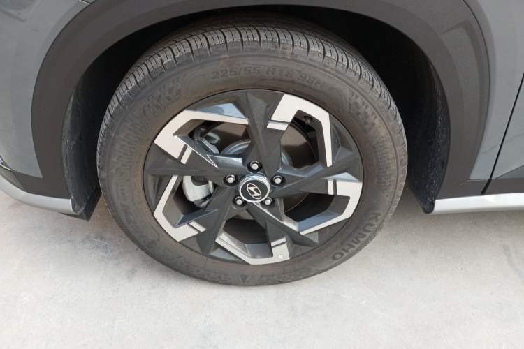 Used Hyundai ix35 2023 Musso 2.0L Deluxe Edition DLX Exterior 4