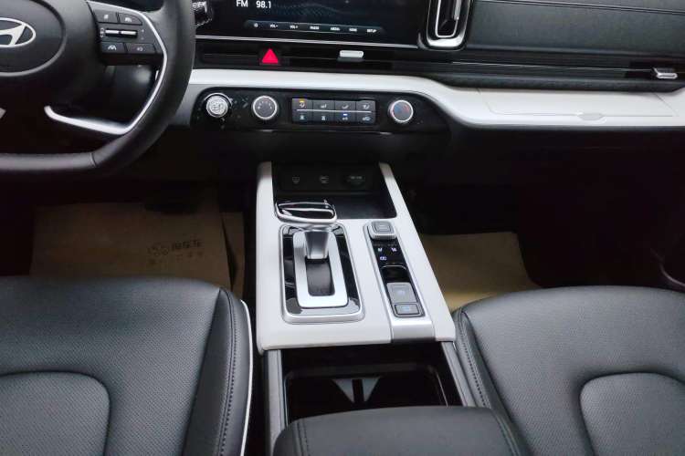 Used Hyundai ix35 2023 Musso 2.0L Deluxe Edition DLX Gear Lever