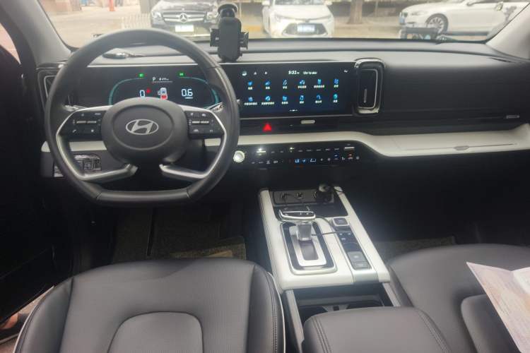 Used Hyundai ix35 2023 Musso 2.0L Prestige LUX Edition Interior 2