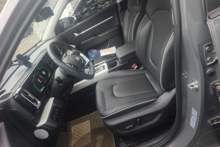 Used Hyundai ix35 2023 Musso 2.0L Prestige LUX Edition Left Front Seat