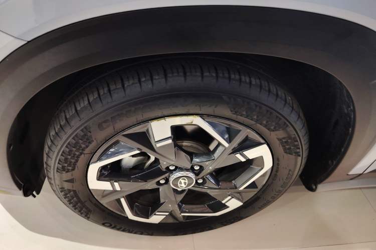 Used Hyundai ix35 2023 Musso 2.0L Flagship Edition TOP Left Front Wheel Hub