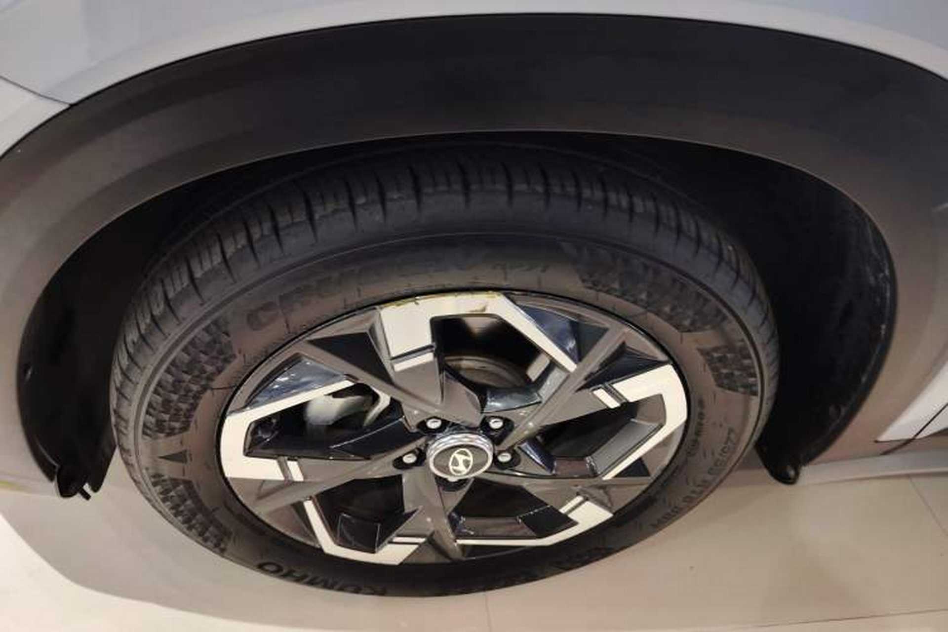 Used Hyundai ix35 2023 Musso 2.0L Flagship Edition TOP Left Front Wheel Hub