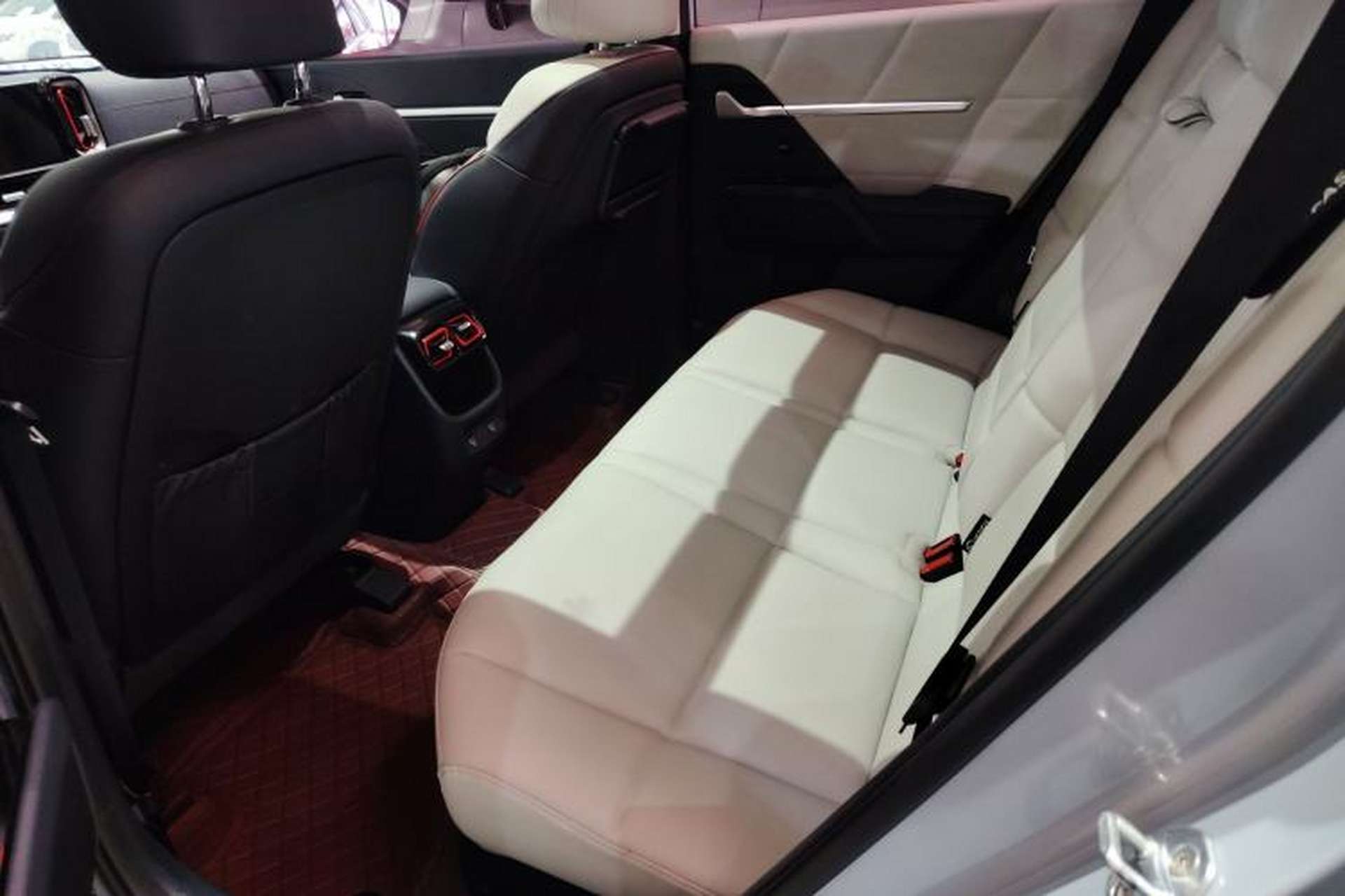 Used Hyundai ix35 2023 Musso 2.0L Flagship Edition TOP Left Rear Seat
