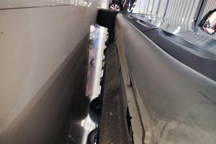 Used Hyundai ix35 2023 Musso 2.0L Flagship Edition TOP Left Side Sill