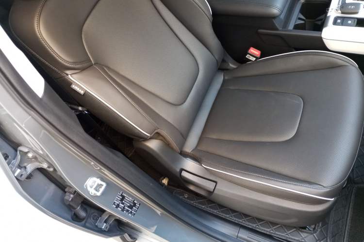 Used Hyundai ix35 2023 Musso 2.0L Deluxe Edition DLX Right Front Seat