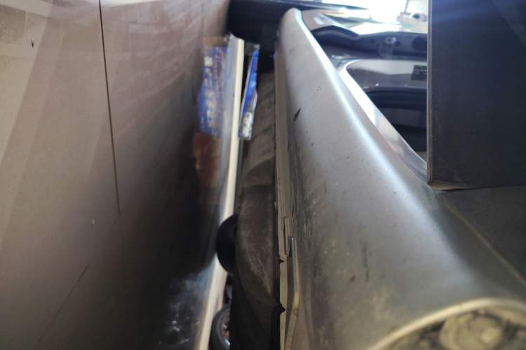 Used Hyundai ix35 2023 Musso 2.0L Flagship Edition TOP Right Side Sill