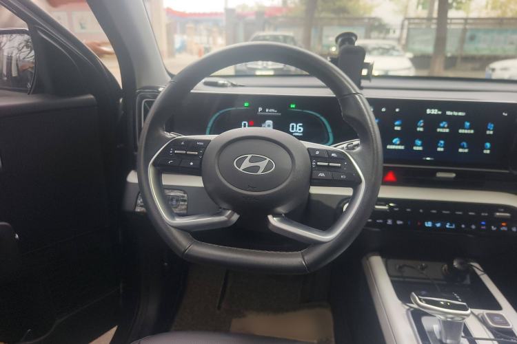 Used Hyundai ix35 2023 Musso 2.0L Prestige LUX Edition Steering Wheel