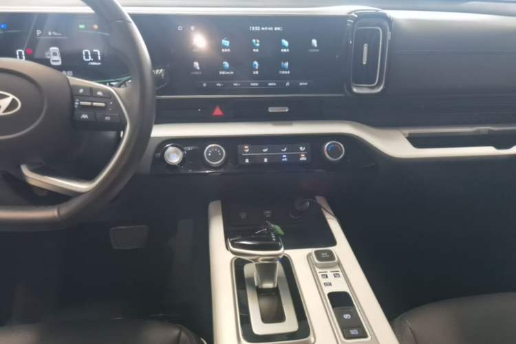 Used Hyundai ix35 2023 Musso 2.0L Deluxe Edition DLX Audio And AC Panel