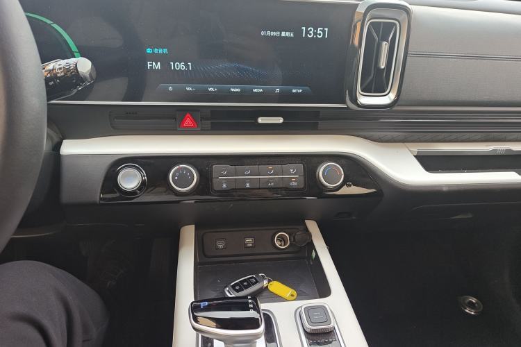 Used Hyundai ix35 2023 Musso 2.0L Deluxe Edition DLX Audio And AC Panel