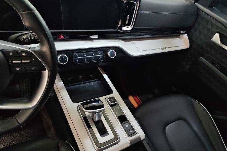 Used Hyundai ix35 2023 Musso 2.0L Deluxe Edition DLX Audio And AC Panel