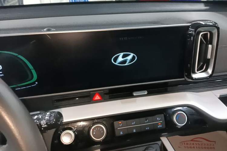 Used Hyundai ix35 2023 Musso 2.0L Deluxe Edition DLX Audio And AC Panel