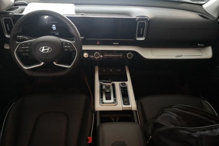 Used Hyundai ix35 2023 Musso 2.0L Deluxe Edition DLX Center Console