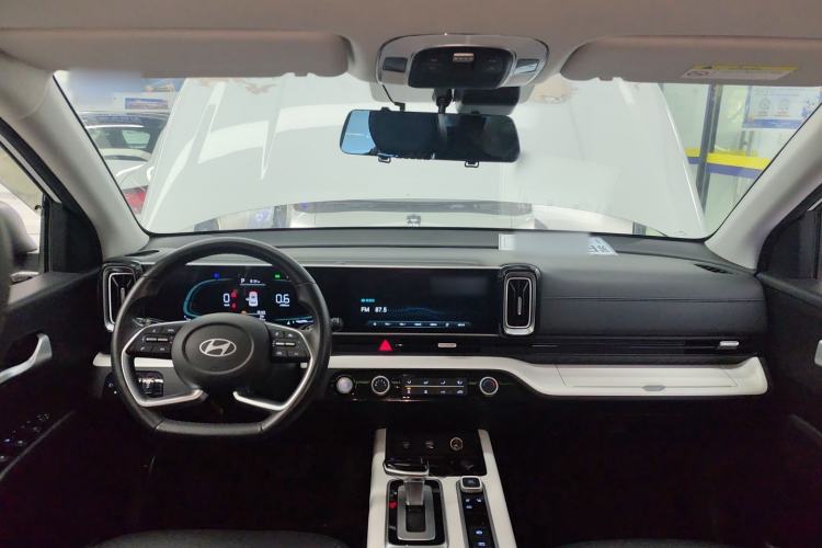 Used Hyundai ix35 2023 Musso 2.0L Deluxe Edition DLX Center Console