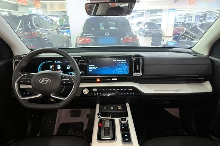 Used Hyundai ix35 2023 Musso 2.0L Prestige LUX Edition Center Console