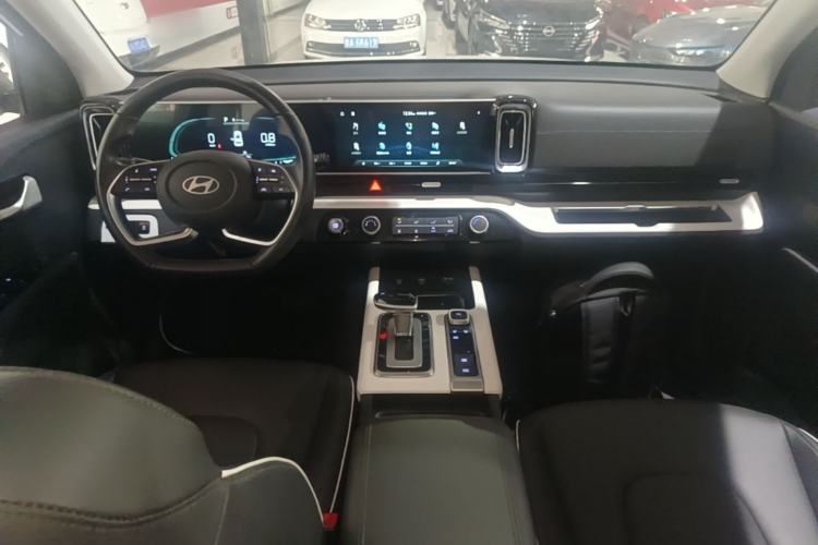 Used Hyundai ix35 2023 Musso 2.0L Deluxe Edition DLX Center Console
