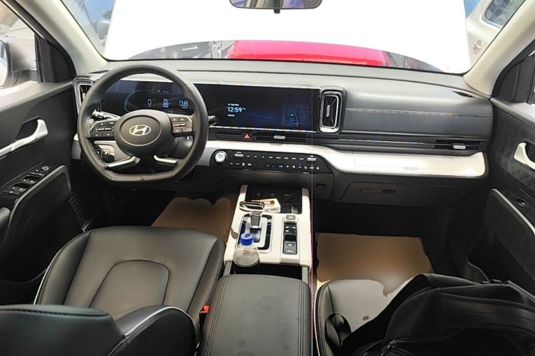 Used Hyundai ix35 2023 Musso 2.0L Deluxe Edition DLX Center Console