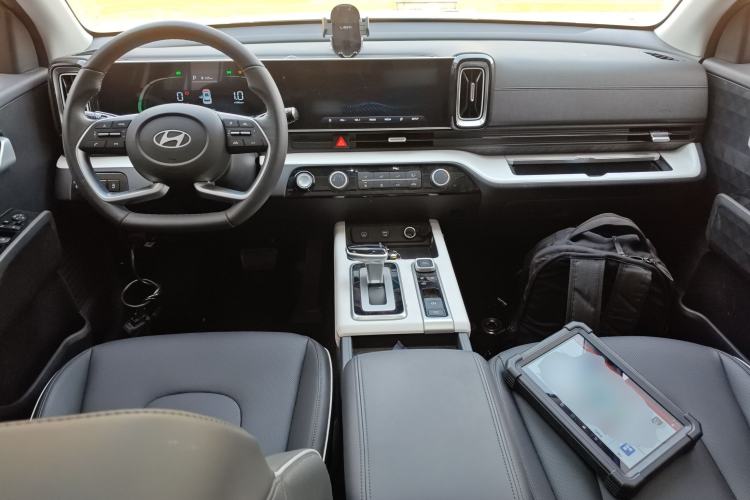 Used Hyundai ix35 2023 Musso 2.0L Deluxe Edition DLX Center Console