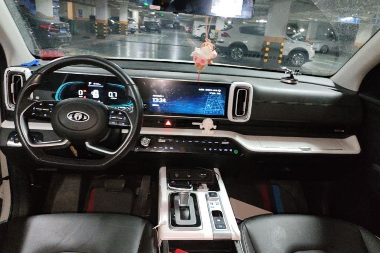 Used Hyundai ix35 2023 Musso 2.0L Prestige LUX Edition Center Console